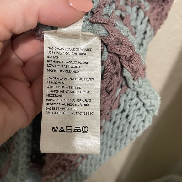 Victoria’s Secret, pink crossover flare leggings - Picture 2 of 5